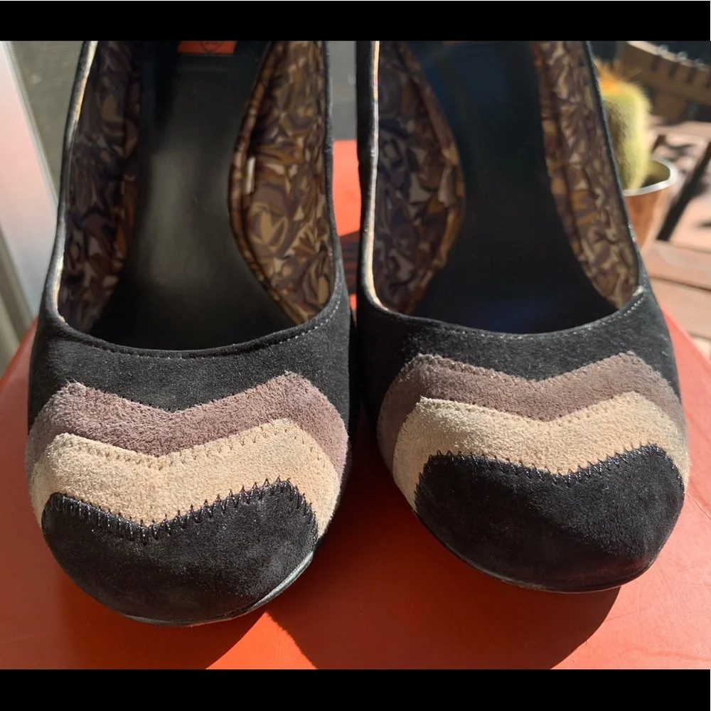 Pre loved 🥰 Missoni Suede Pumps block heel